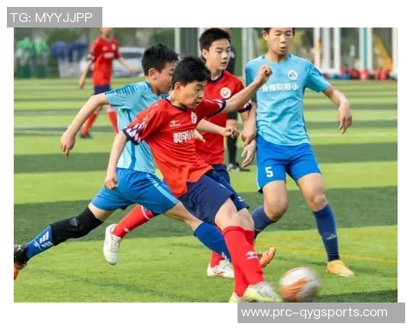 我是一名足球小能人梦想在绿茵场上挥洒汗水与激情 我是一名足球小能人梦想在绿茵场上挥洒汗水与激情